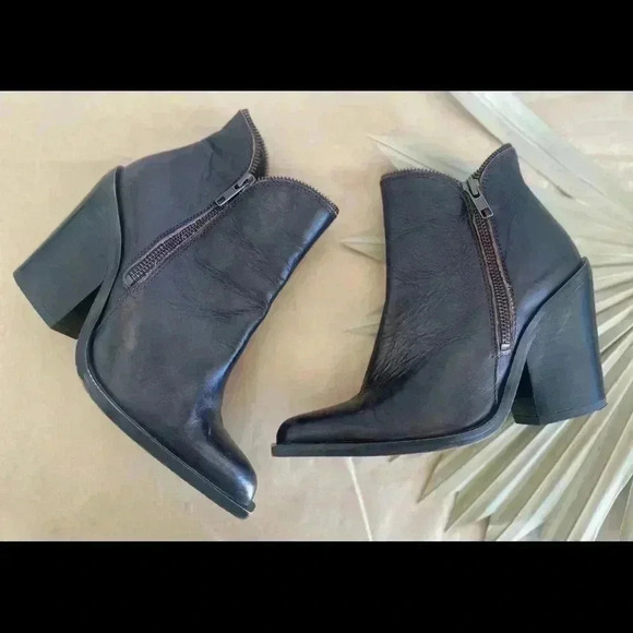 Jeffrey Campbell Side Zip Booties Size 36 - Picture 2 of 15